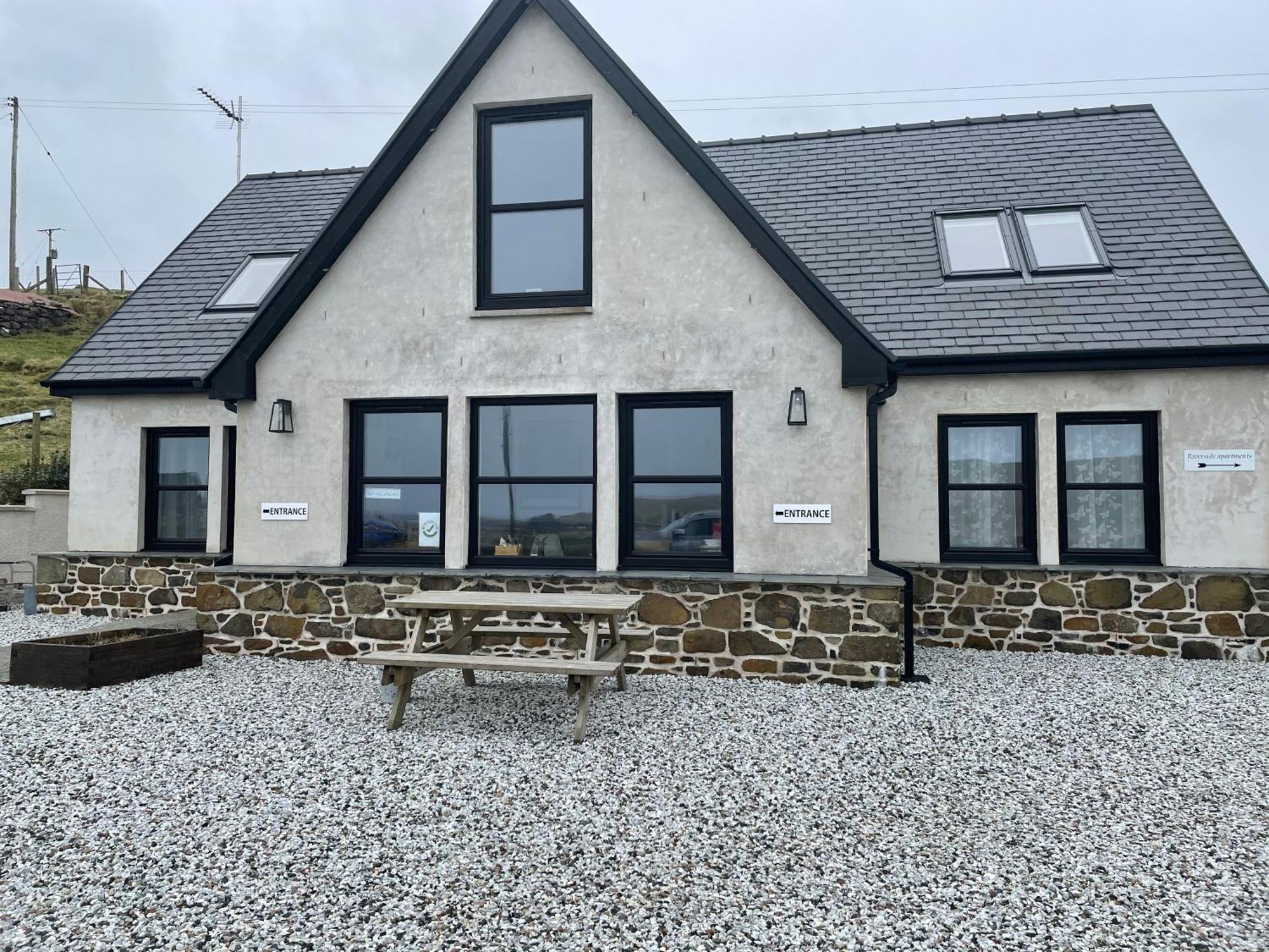 The Bridge B&B Kilmaluag Exterior foto